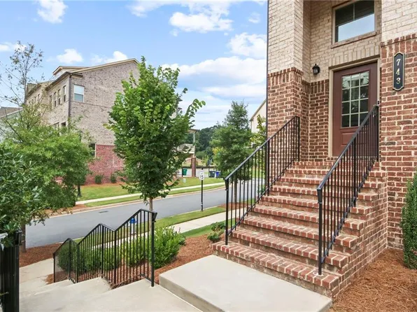 743 Brecklin Ln, Woodstock, GA 30188