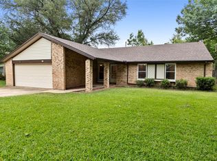 329 Stratford Dr, Hurst, TX 76054