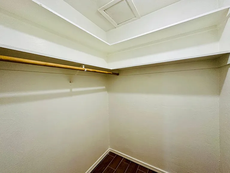 1 and 2 Bedrooms Great Location with Community Pool and Onsite Laundry! 1/2 of Mile from U of A — Photo 85