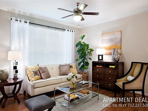 4th image of 8793 Woodway Dr #1920