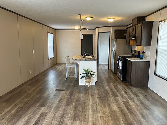 3rd image of 3232 S Clifton Ave #482