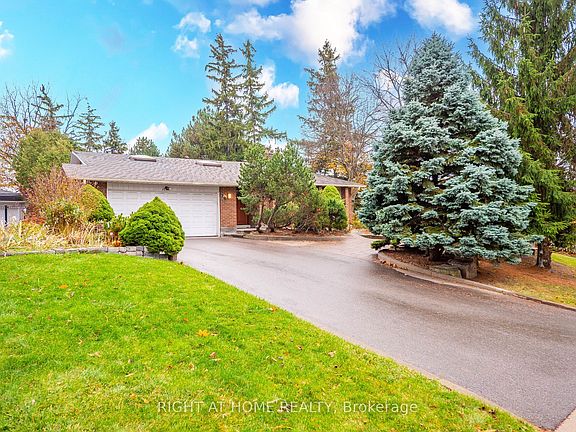 2nd image of 20 Pine Ridge Ln