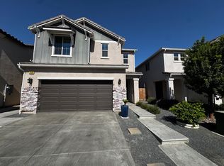 2596 N McArthur Ave, Fresno, CA 93727