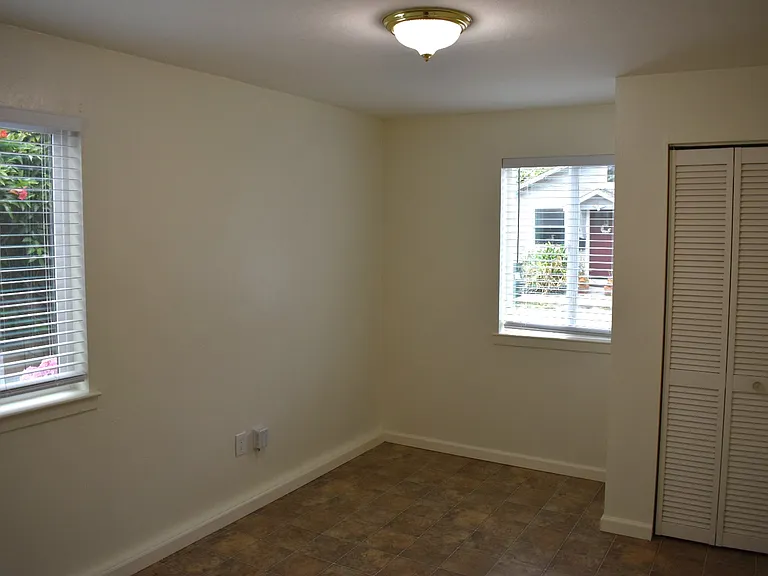 114 Park Ave #1/2 — Photo 4