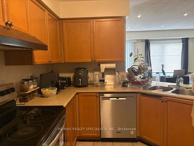 3150 Erin Centre Blvd #16 — Photo 3
