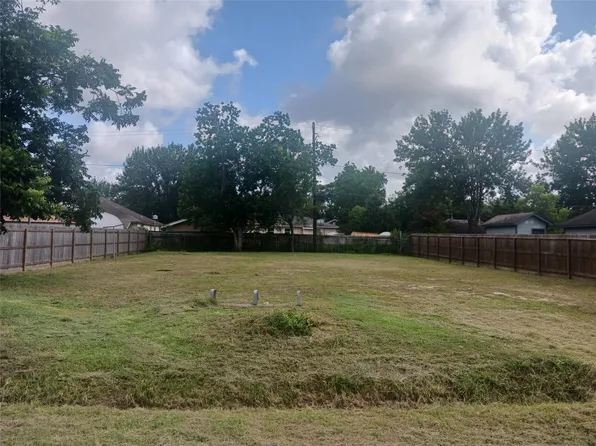 6217 Willow Dale St, Houston, TX 77087