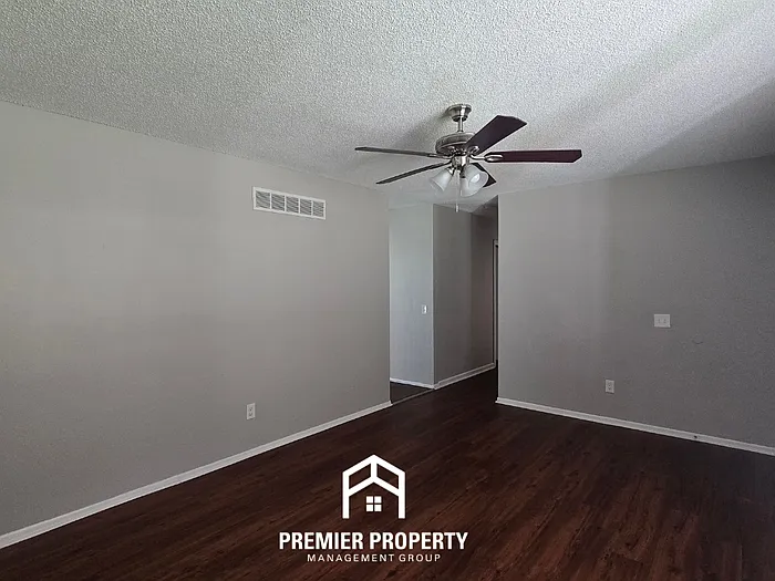 2442 Soundview Ct — Photo 5