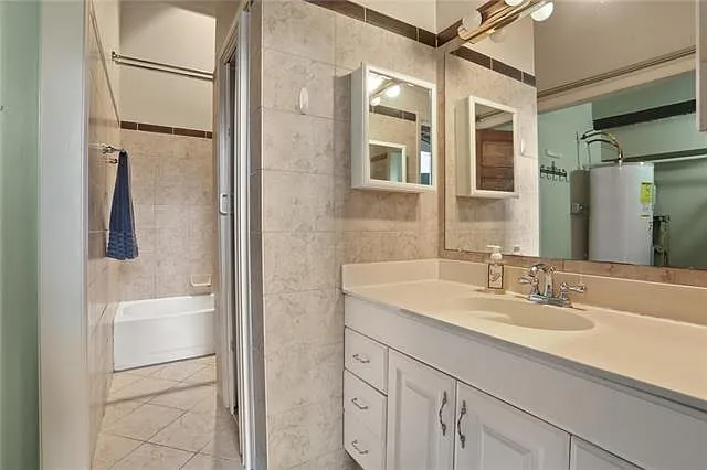 1107 S Peters St #325 — Photo 9