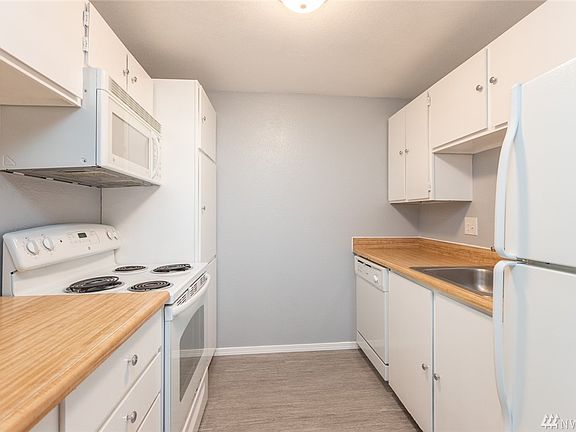 2nd image of 3428 I St NE APT S104