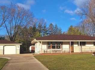 5455 S Majors Dr, New Berlin, WI 53146