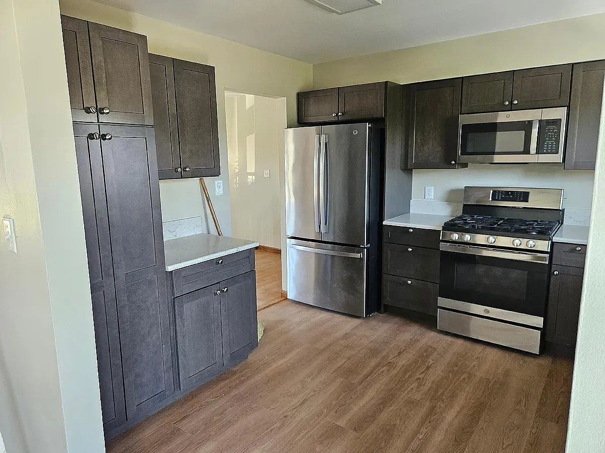 3 bed, 1874 sqft, $3,500 — Photo 3