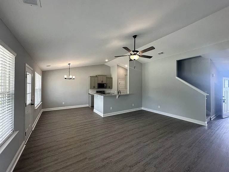 1020 Addler Dr — Photo 4