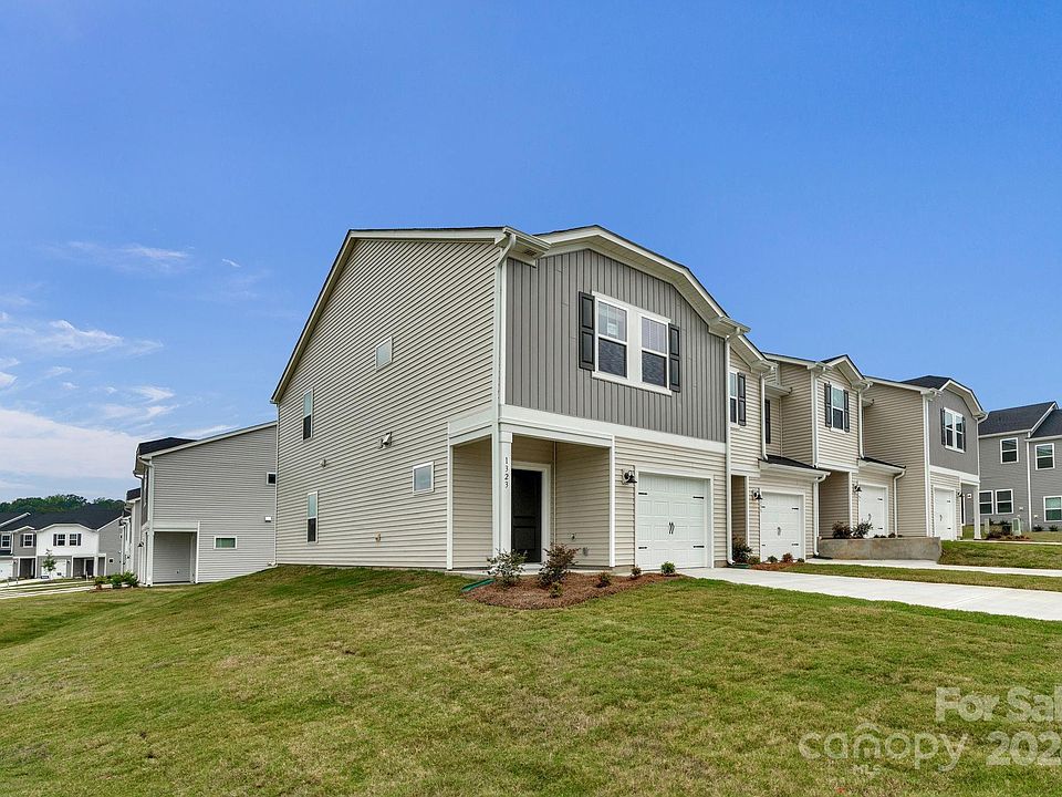 2nd image of 1323 Falling Acorn Ln
