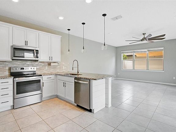 5th image of 5080 Caspian St