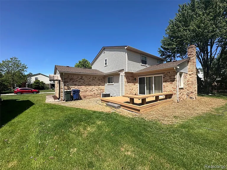 7534 Charrington Dr — Photo 22
