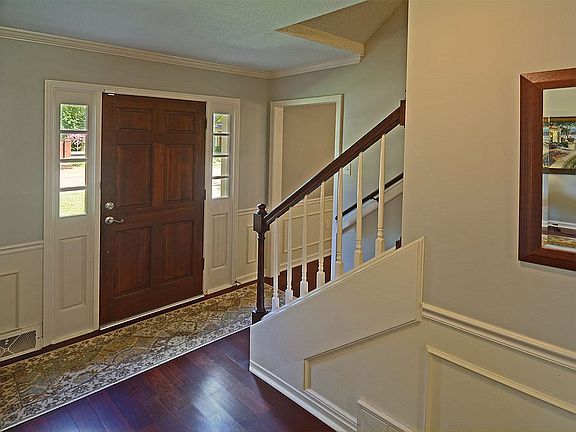 2nd image of 8529 Sherman Oaks Dr