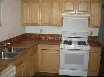 2nd image of 1104 Greenway Dr