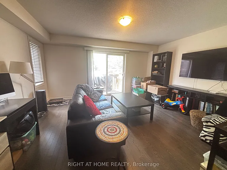 3949 Tufgar Cres — Photo 4