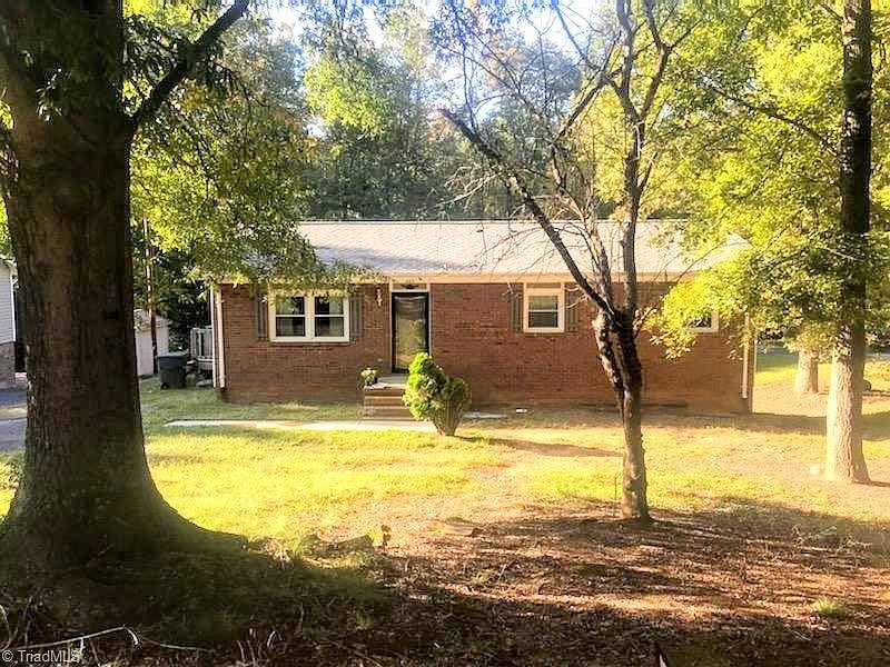 1st image of 225 Lenoir Dr