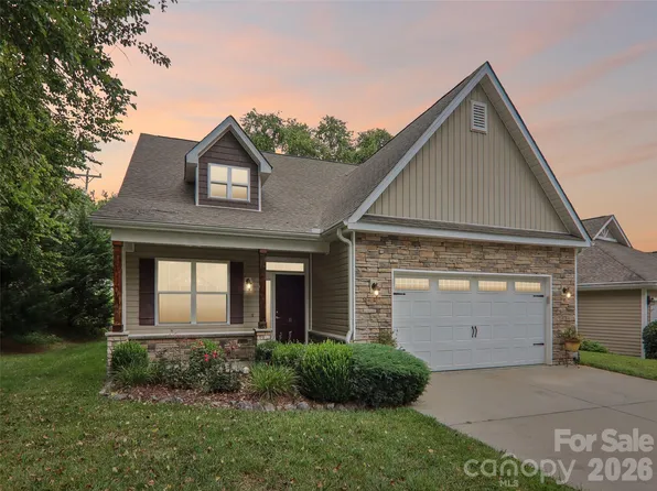 11 Eagle Pointe Way, Flat Rock, NC 28731