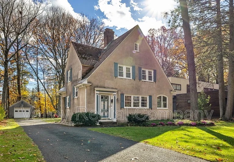 61 Woodlawn Ave — Photo 15