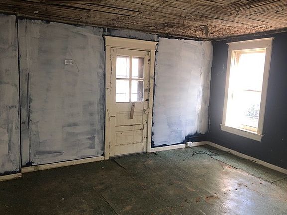 4th image of 1822 Boas St