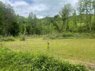 9999 Old Stinking Creek Rd, Flat Lick, KY 40935