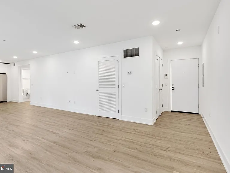 1335 N Marston St #402 — Photo 5