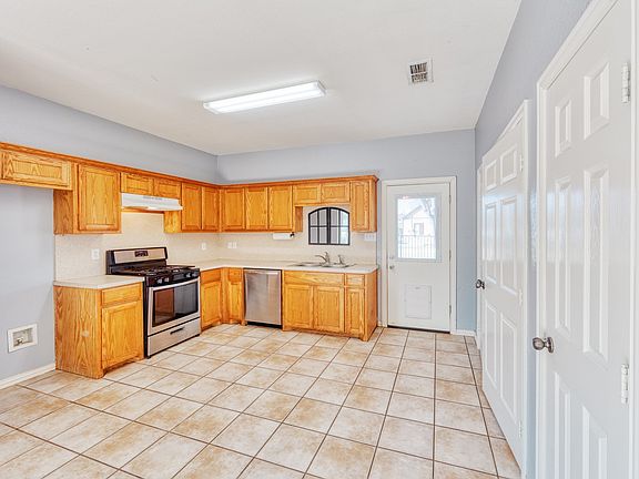 3rd image of 216 & 220 E Walcott St