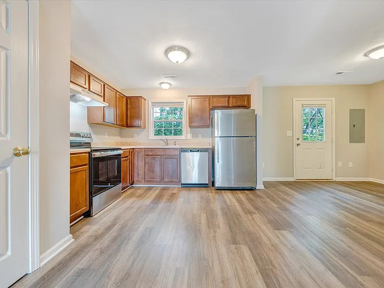 6852 Woodcreeper Dr — Photo 10
