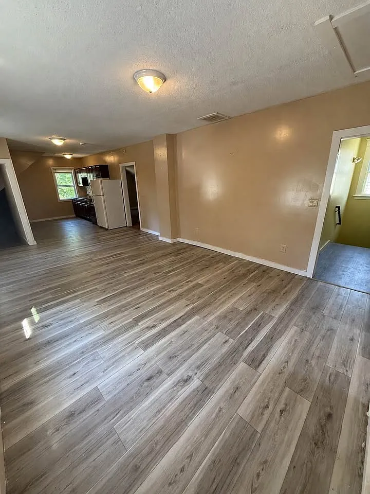 3 bed, 1200 sqft, $2,000 — Photo 1