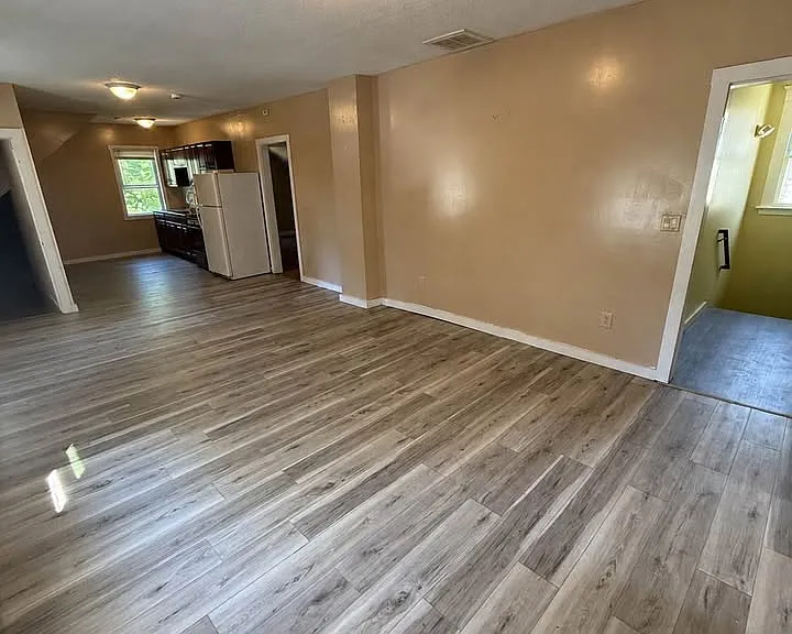 908 Winchester Ave #3 — Photo 1