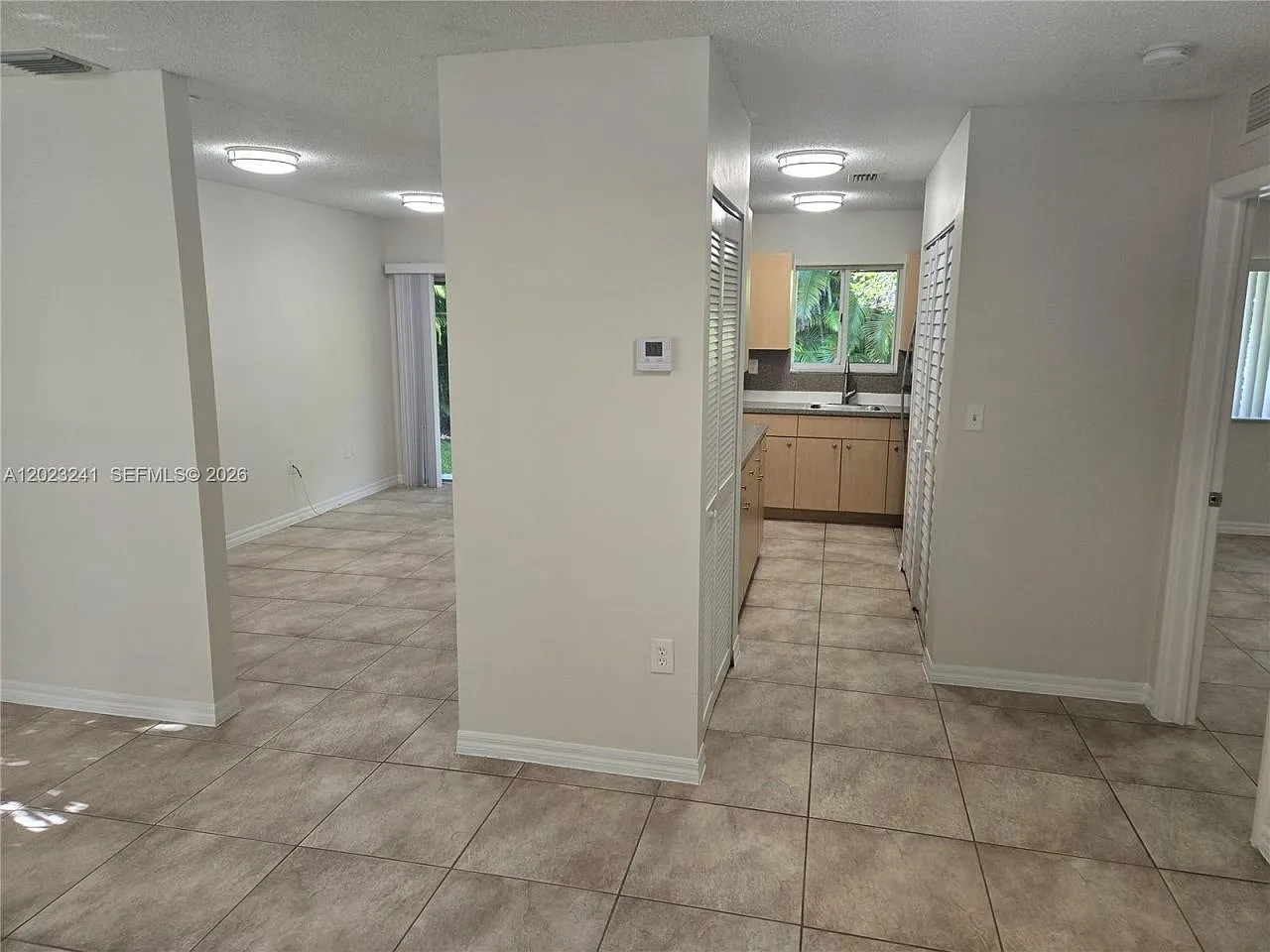 3 bed, 2.0 bath, 1164 sqft, $2,600 — Photo 2
