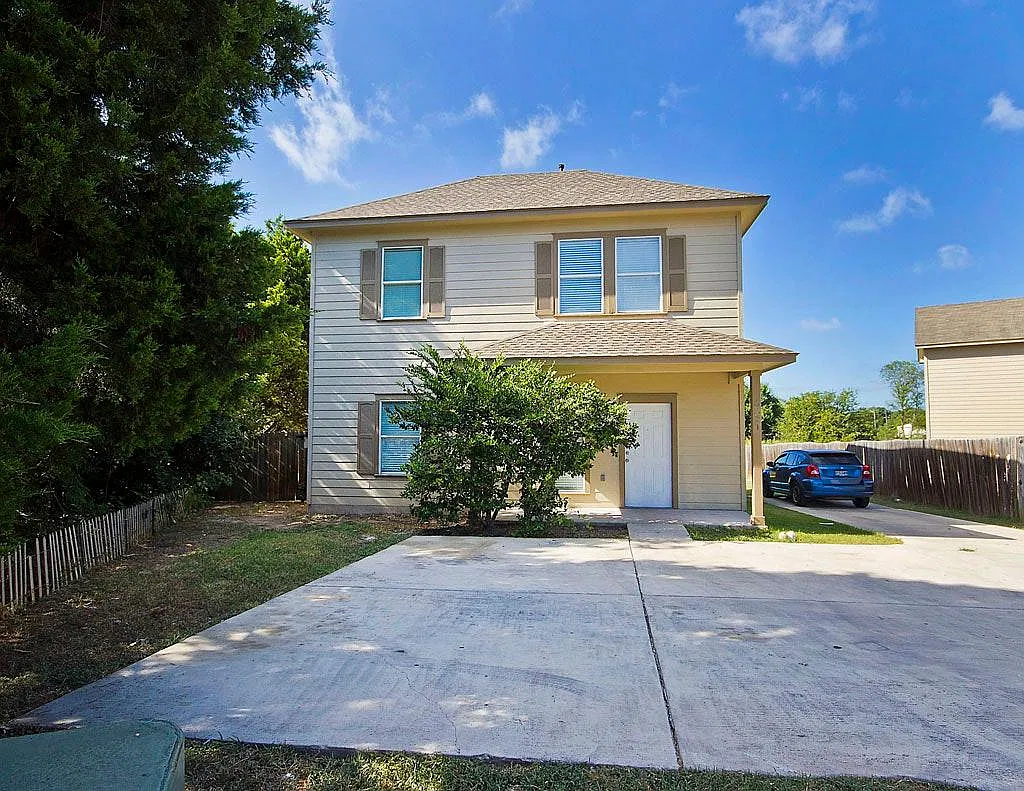 4 bed, 2.5 bath, 1516 sqft, $2,195 — Photo 2