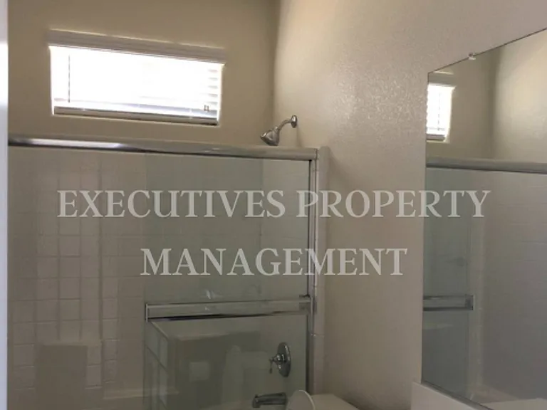 1470 Woodbury Ct — Photo 8