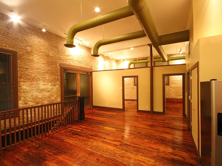321 S Flores St #102 — Photo 12