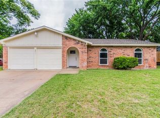 5811 Shady Hill Ln, Arlington, TX 76016
