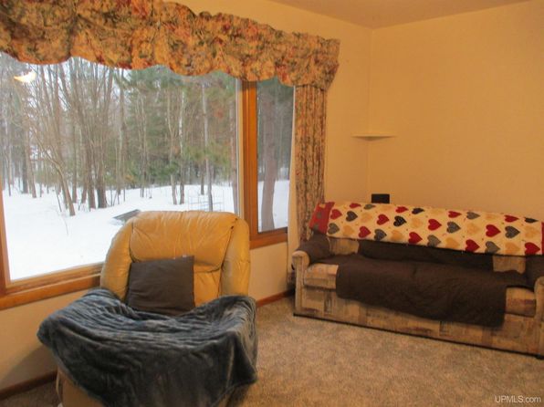 51902 Canal Rd, Houghton, MI 49931
