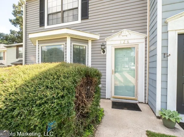 126 Carriage Hill Dr, Warner Robins, GA 31088