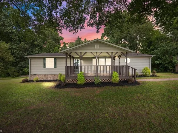 7205 Old Lexington Rd, Winston Salem, NC 27107