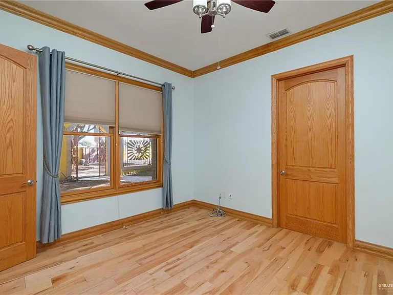 10201 N Ware Rd — Photo 14