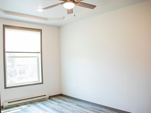 4th image of 2460 Golf Rd #205