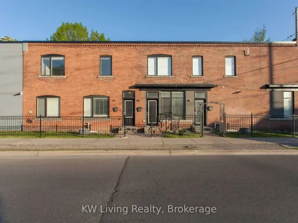 247 Chisholm Ave #3, Toronto, ON M4C 4V9