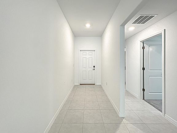 5th image of 1622 Loop Dr E