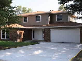 132 E Bates St, Roodhouse, IL 62082
