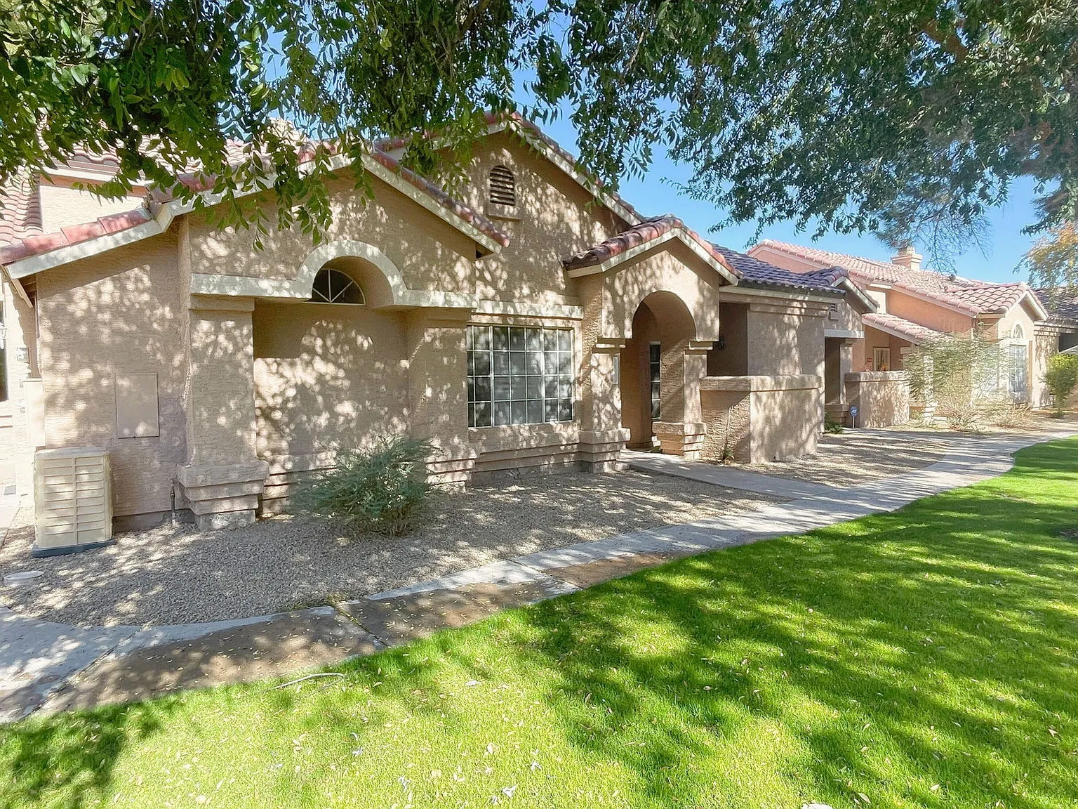 3 bed, 2.0 bath, 1358 sqft, $1,795 — Photo 2