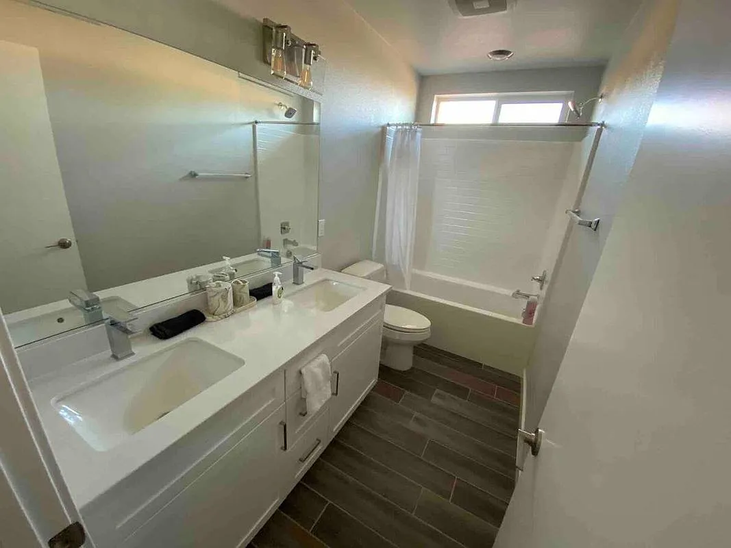 1 bed, 1.0 bath, 150 sqft, $1,000 — Photo 2