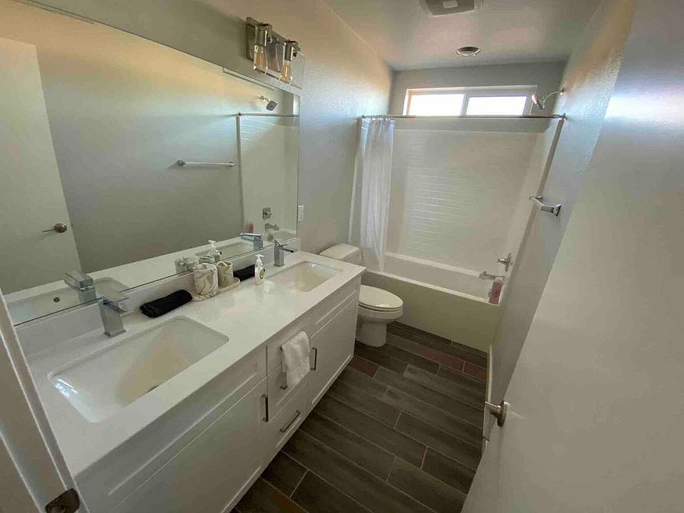 2nd image of 65668 Flora Ave #2