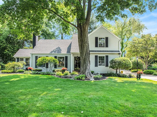 821 Sassafras Ln, Niles, MI 49120