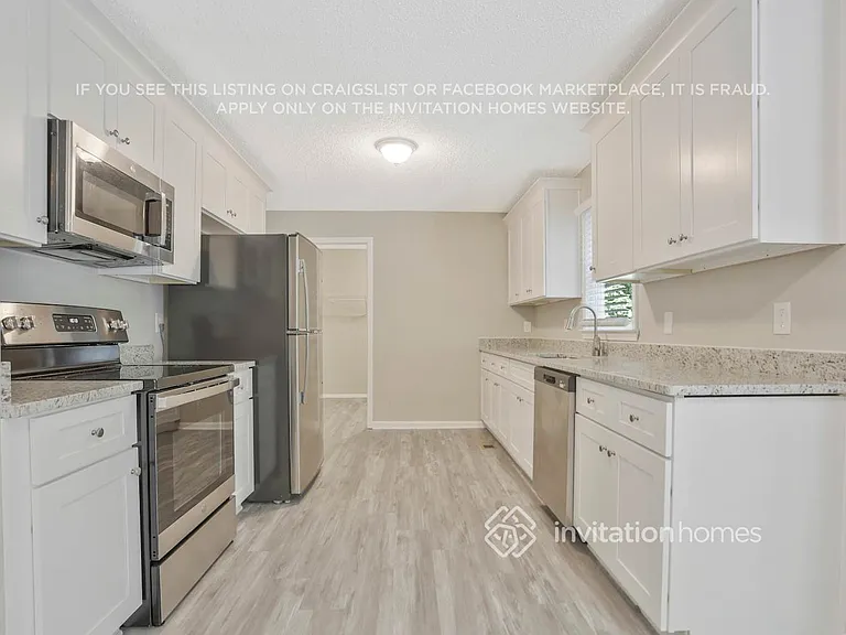 306 Lake Swan Ct — Photo 8